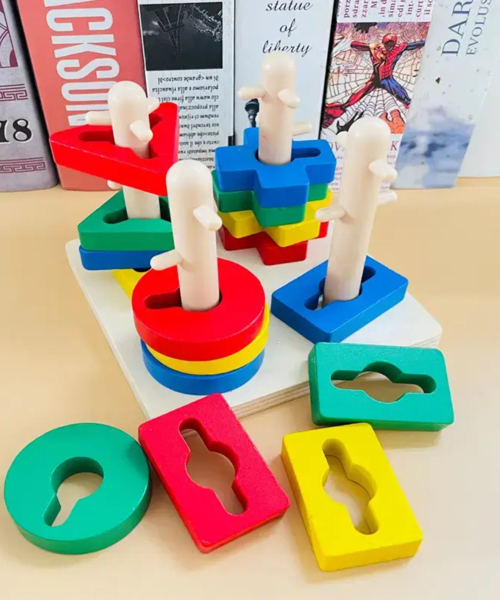 Geometric four column stacking