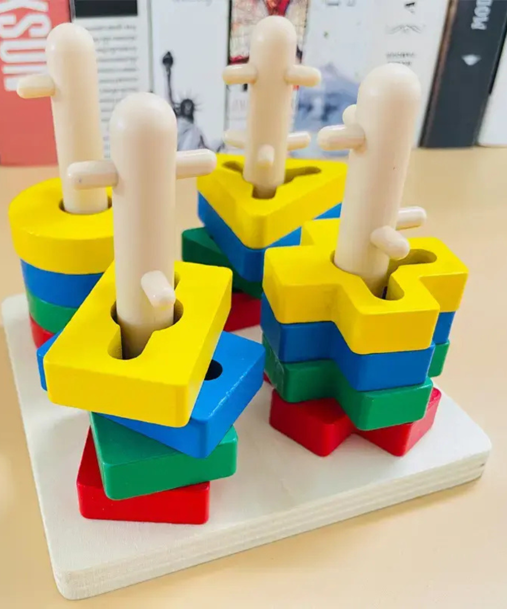 Geometric four column stacking
